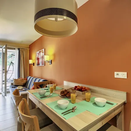 Pierre & Premium Julia Augusta Lejlighedshotel 4*