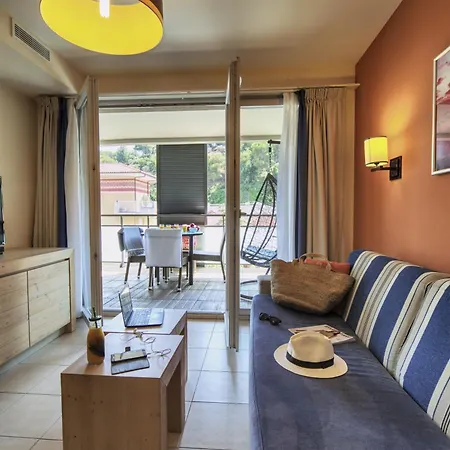 Pierre & Premium Julia Augusta Lejlighedshotel 4*