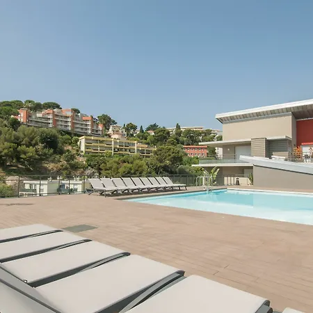 Pierre & Premium Julia Augusta Lejlighedshotel