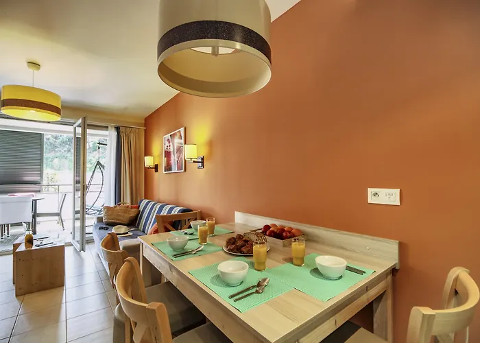 Pierre & Premium Julia Augusta מלון דירות 4*